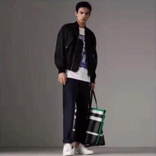 Burberry 2019 Mens Bomber Down Jacket - 버버리 남성 봄버 다운 자켓 Bur0486x.Size(m - 2xl).네이비