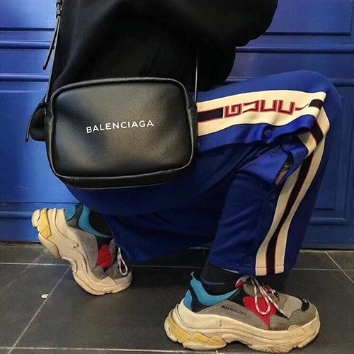 [데일리로 딱!!]Balenciaga 2019 Leather Everyday Camera Shoulder Bag,20/25CM - 발렌시아가 2019 레더 에브리데이 남여공용 카메라 숄더백,BGB0188,20/25CM,블랙
