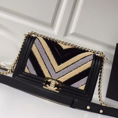 Chanel Leboy Leather Chain Shoulder Bag  ,25CM - 샤넬 르보이 레더 체인 숄더백  CHAB0692,25CM,블랙