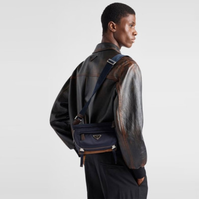 프라다 남성 스몰 리나일론 스웨이드 숄더백 2VH171 - Prada Mens Small Re-Nylon And Suede Shoulder Bag - prb5720x