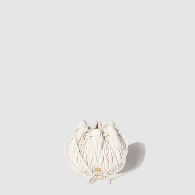 미우미우 여성 마테라쎄 나파 가죽 파우치 - Miumiu Womens Matelasse Nappa Leather Pouch - mib10130x