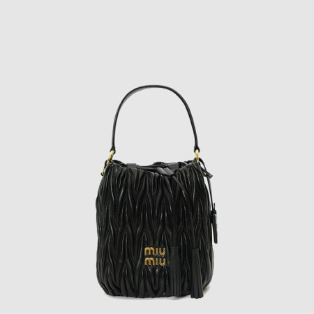 미우미우 여성 마테라쎄 버킷백 - Miumiu Womens Matelasse Bucket Bag - mib12052x